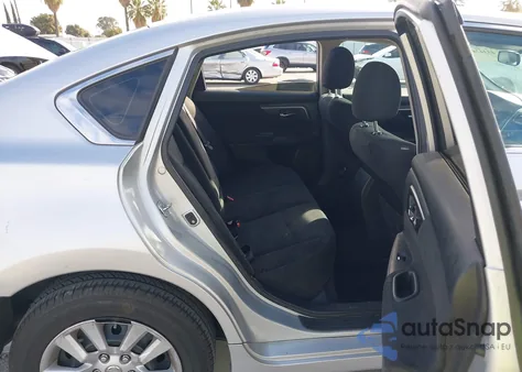 2015 Nissan Altima 2.5 S z USA, uszkodzony, nr VIN 1N4AL3AP2FC222450